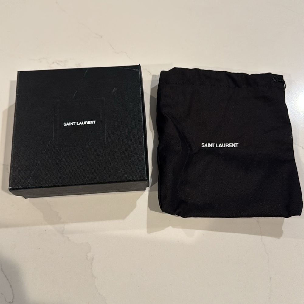 SAINT LAURENT PARIS EAST/WEST WALLET IN GRAIN DE POUDRE LEATHER in black - Picture 9 of 10